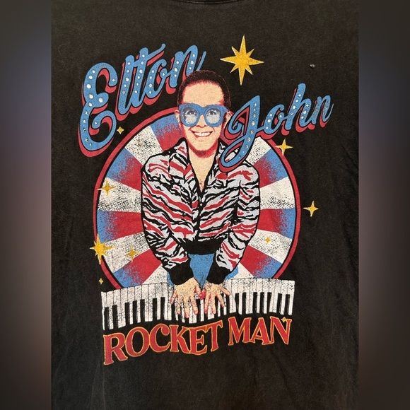 Elton John Black Graphic T-Shirt NWT - Picture 3 of 5